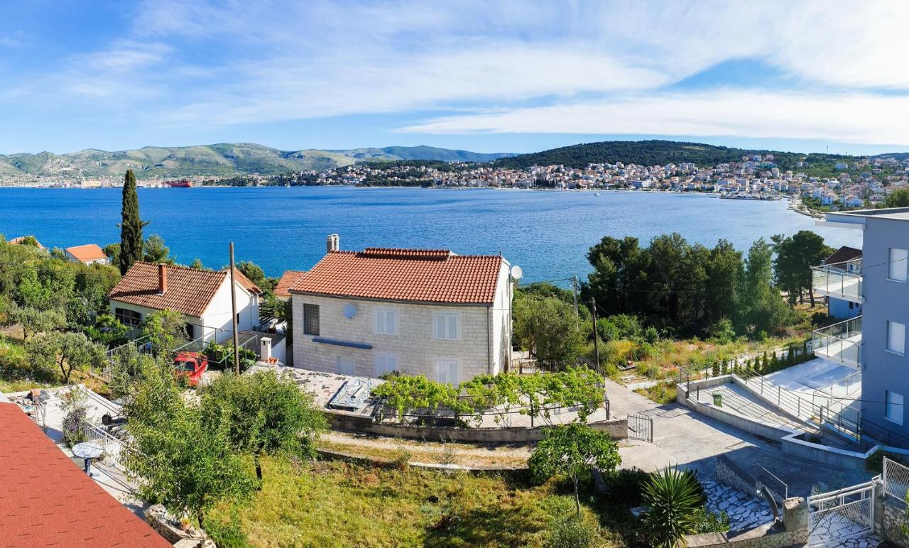 Villa Uno Трогир Екстериор снимка