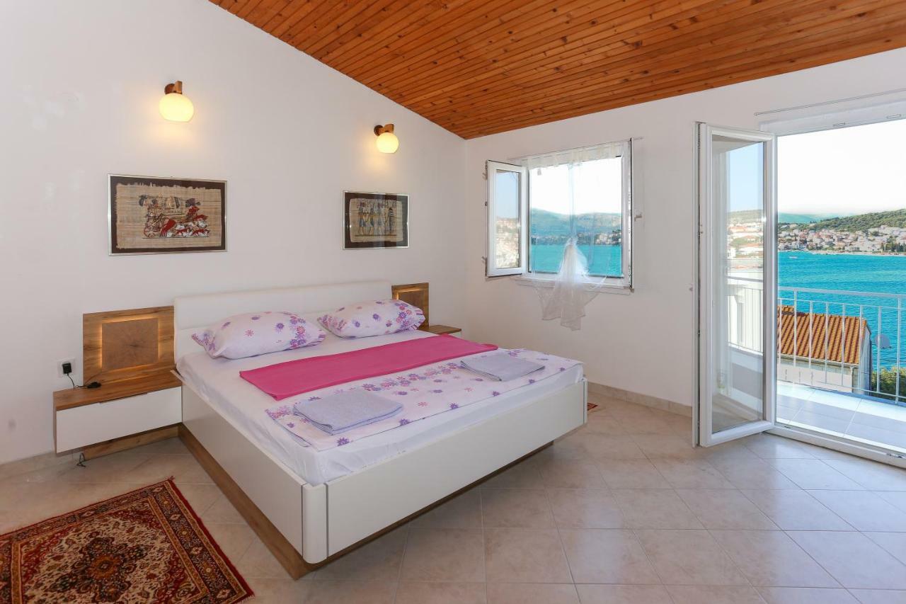 Villa Uno Трогир Екстериор снимка