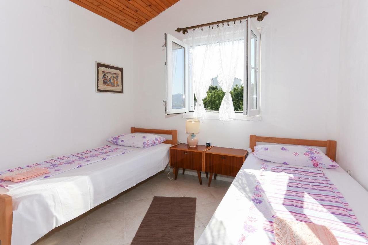 Villa Uno Трогир Екстериор снимка