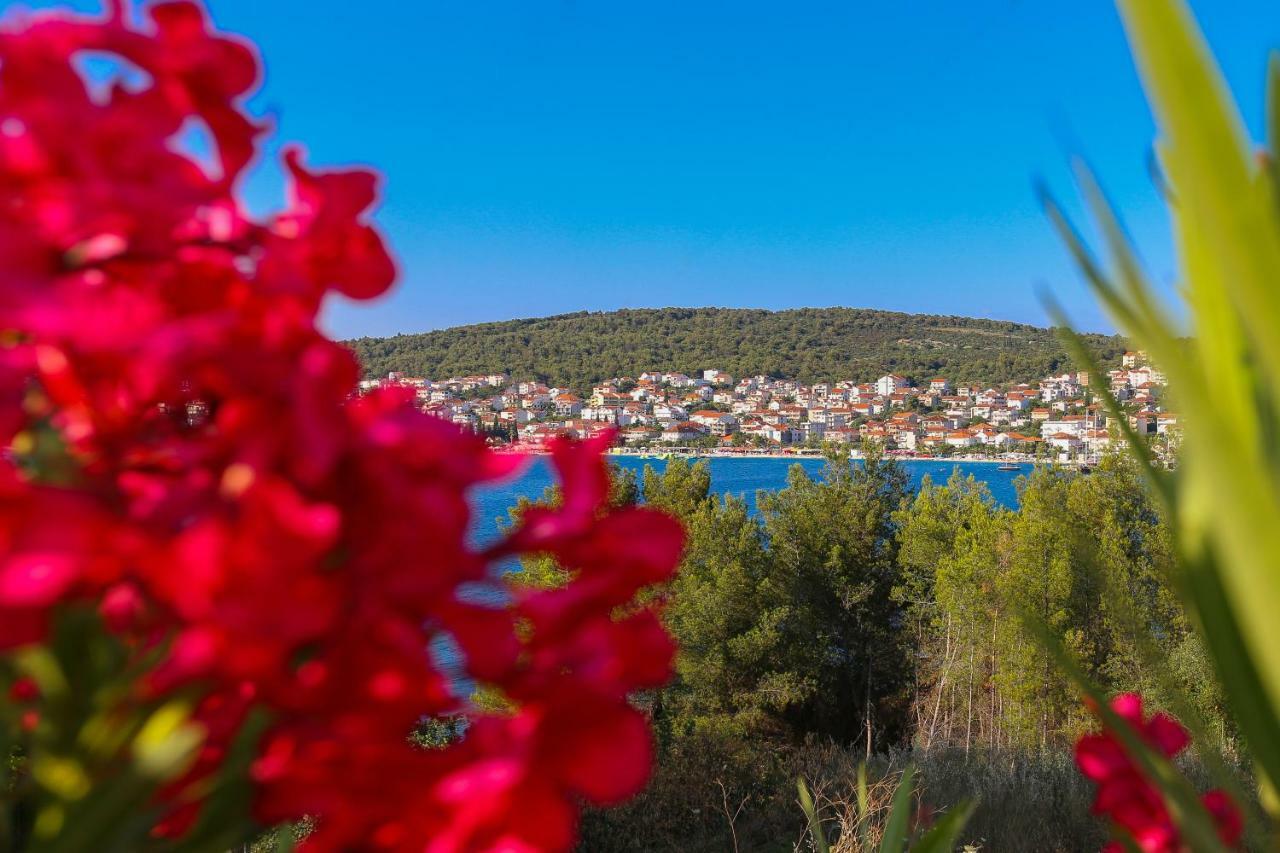 Villa Uno Трогир Екстериор снимка